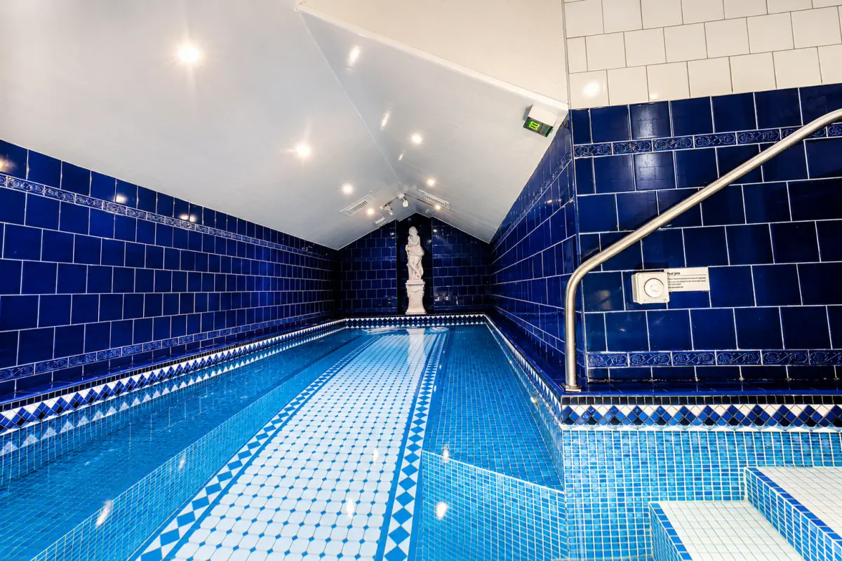 Spa Tub